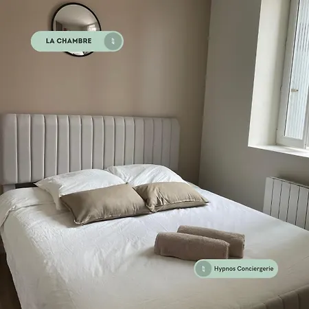 Le Premier Pas, Départ Du Saint Jacques