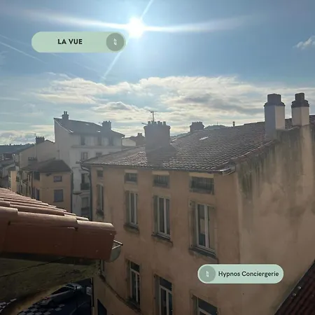 Le Premier Pas, Depart Du Saint Jacques *